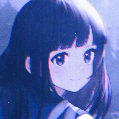 小男孩打保龄球