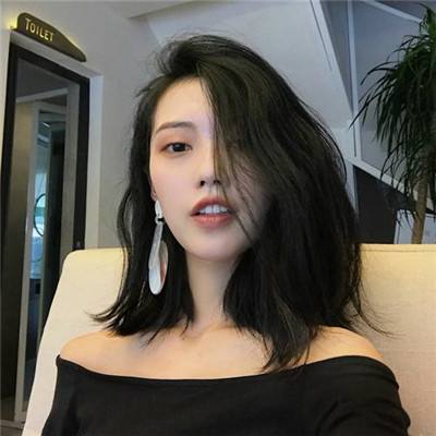 女 护士 在 病房 玩胸 自慰